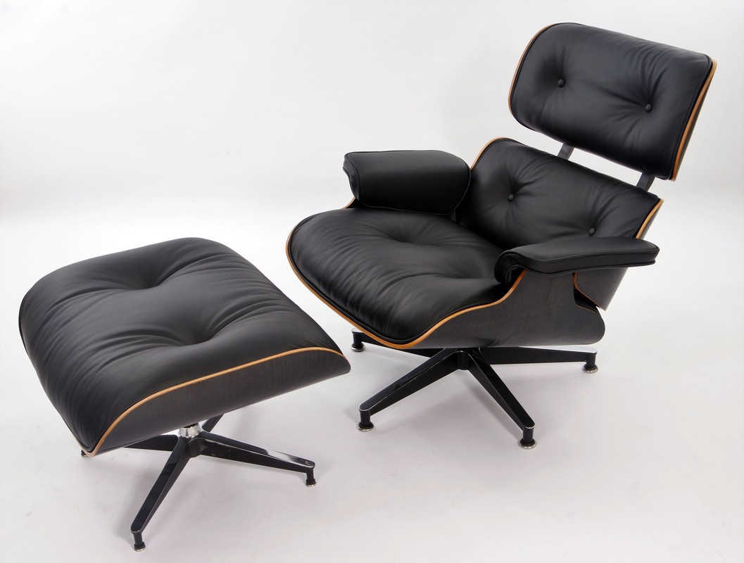 Eames Lounge chair herbekleding en restauratie door Stoffering Sioen