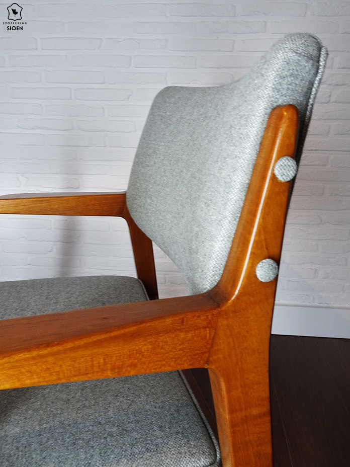 van zetels, stoelen, longues in klassieke of vintage stijl. Herbekleding zowel in leder als in stof. - STOFFERING SIOEN